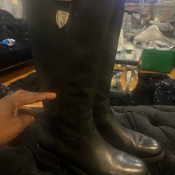 Coach - Picture 3 of 12